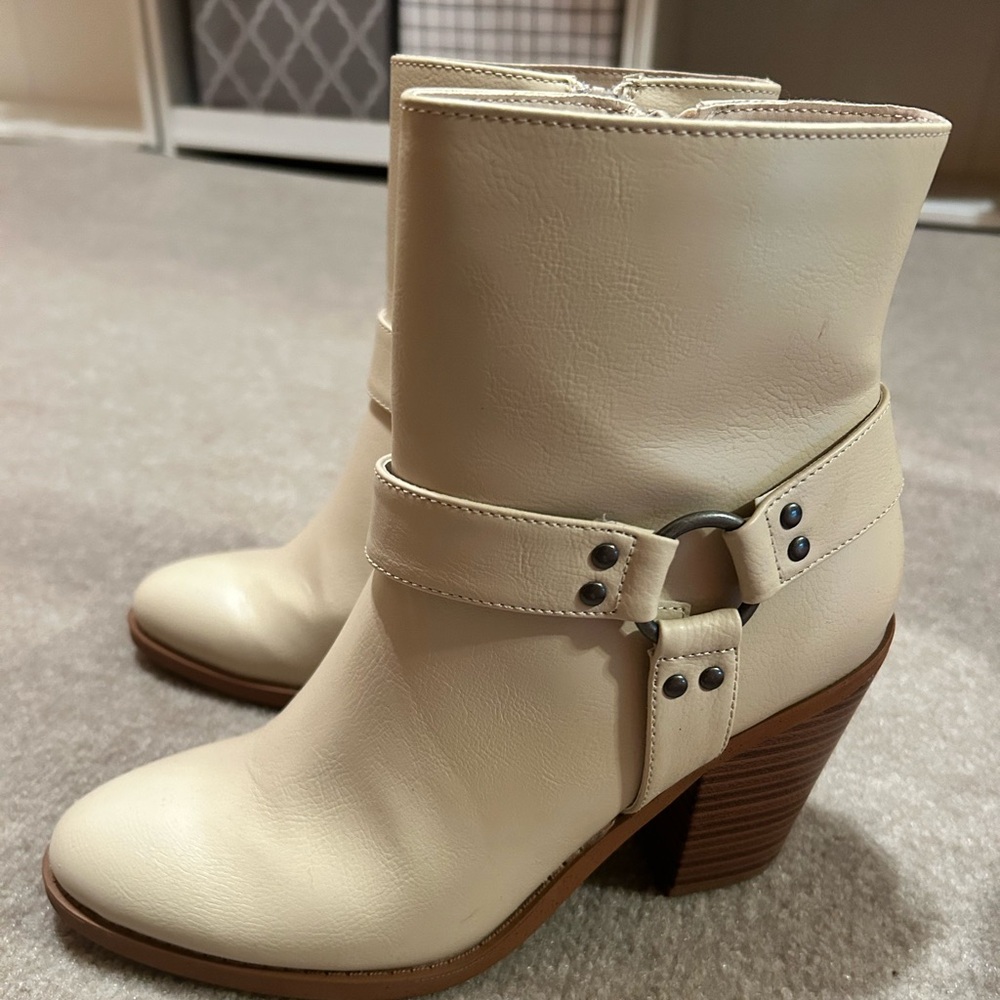 New Espirit Kella booties